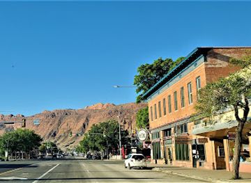 utah/moab/shop/redstone-t-shirt-company