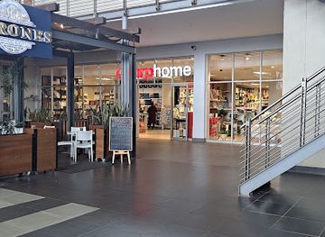 zambia/luangwa-valley/shop/manda-hill-shopping-mall