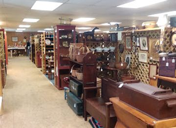 pennsylvania/laurel-highlands/shop/laughlintown-antiques