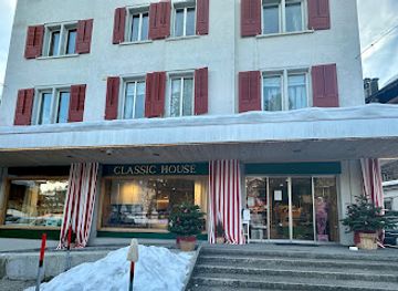 switzerland/klosters/shop/pebble-s-pack-shop