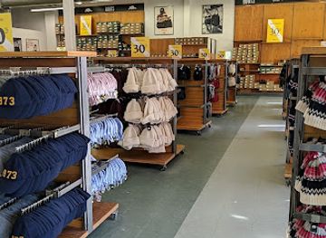 canada/golden-horseshoe/shop/roots