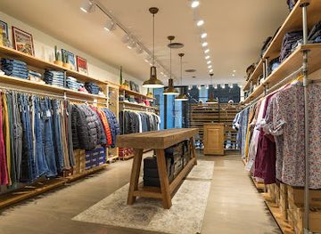 spain/girona/el-mercadal/shop/nou-19