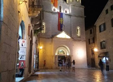 montenegro/bay-of-kotor/shop/bay-art-souvenirs