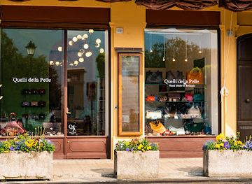 italy/lake-como/shop/quelli-della-pelle