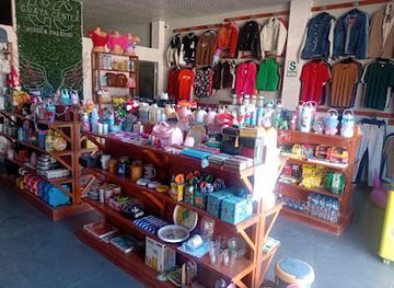 peru/andean-highlands/shop/guaya-center-hidden-paradise