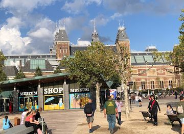 netherlands/amsterdam/museumplein/shop/museumshop