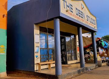 malawi/liwonde-national-park/shop/the-deen-studio-s