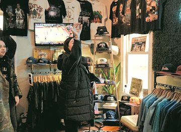 new-york/saratoga-springs/shop/grateful-threads