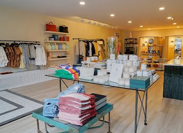 illinois/naperville/shop/boutique-poppy