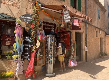 spain/serra-de-tramuntana/shop/valldemossa-secrets