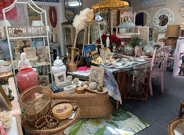 florida/space-coast/shop/vintage-regency-boutique-llc