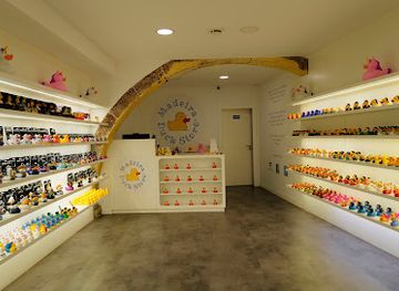portugal/madeira/shop/madeira-duck-store