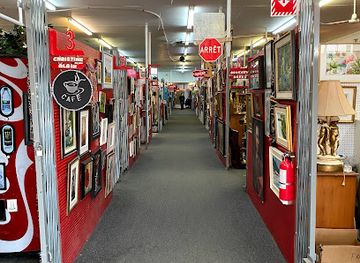 canada/lanaudiere/shop/marche-aux-puces-lanaudiere-bazar-tout-rouge