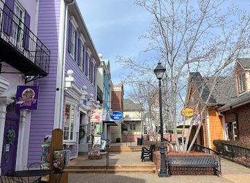 missouri/table-rock-lake/shop/grand-village-shops