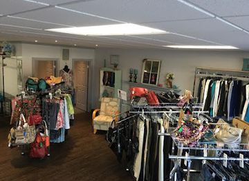 ohio/youngstown/shop/love-thy-curves