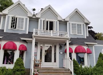 maine/kennebunkport/shop/carla-s-corner