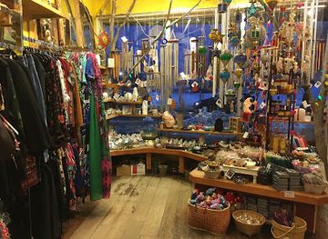 canada/ottawa/glebe/shop/3-trees