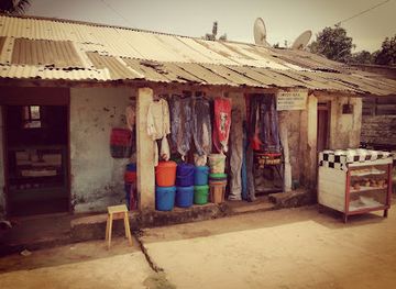 sao-tome-and-principe/praia-banana/shop/quitanda-edward-sons