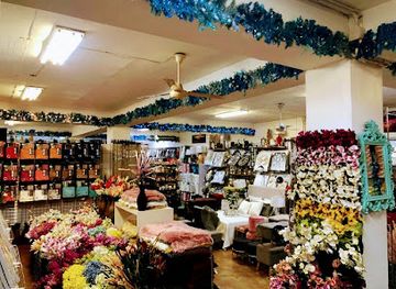 jamaica/santa-cruz-mountains/shop/maxie-stores-santa-cruz