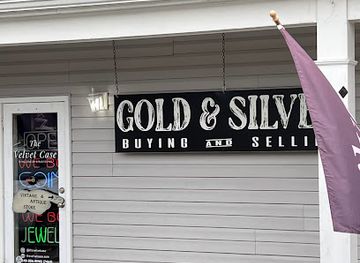 virginia/staunton/shop/the-velvet-case-a-vintage-jewelry-and-rarities-company