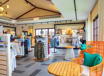 maldives/thinadhoo-island/shop/the-marina-crossroads-maldives