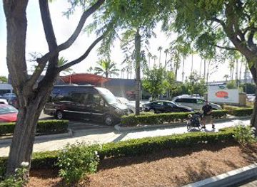 california/anaheim/shop/harbor-marketplace