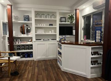 belize/placencia/shop/fins-belize