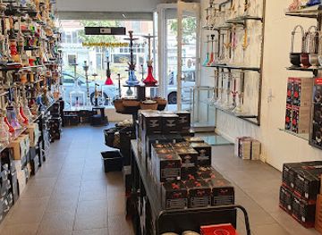 netherlands/rotterdam/delfshaven/shop/souvenir-and-more