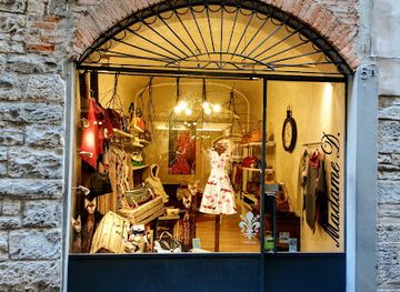 italy/bergamo/citta-alta/shop/lo-stock-house-di-madame-d