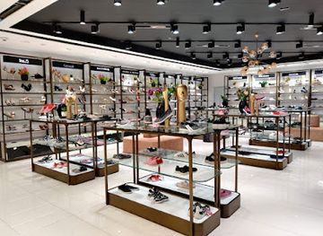 india/delhi/saket/shop/shoppers-stop