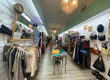 spain/madrid/la-latina/shop/coco-s-couch