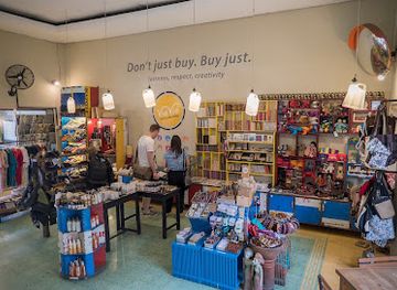 indonesia/yogyakarta/prawirotaman/shop/viavia-fair-trade-shop