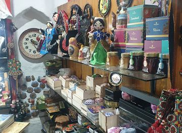 uzbekistan/zarafshan-range/shop/human-house