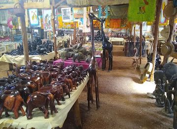 kenya/maasai-mara/shop/lena-souvenir-centre