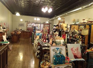 iowa/tallgrass-prairie/shop/farmers-creek-antiques-mac-s-wine-cellar