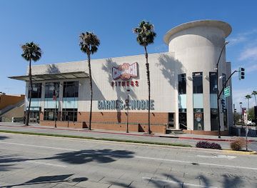 california/burbank/shop/barnes-noble