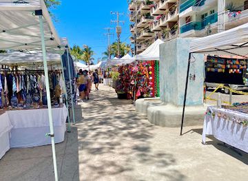 mexico/puerto-vallarta/shop/olas-altas-saturday-market