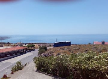 greece/samaria-gorge/shop/supermaket-entree-ou-sortie-village