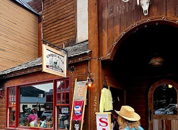 colorado/crested-butte/shop/unique-wear