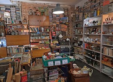 poland/warsaw/praga/shop/look-inside-starocie-i-antyki