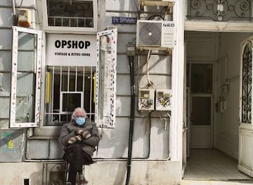 romania/bucharest/cismigiu/shop/opshop-vintage