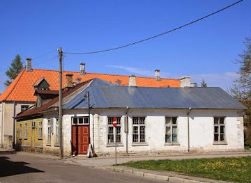 estonia/kuressaare-castle/shop/varamu-ou