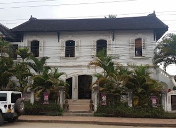 laos/khammouane-limestone-forest/shop/pathana-boupha-antique-house