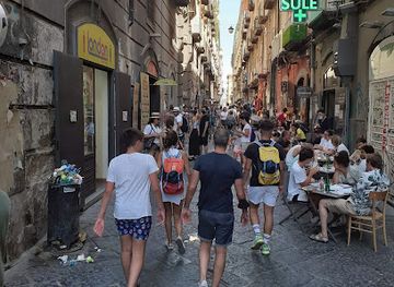 italy/naples/spaccanapoli/shop/london-outlet-store