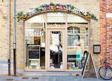 belgium/ypres/shop/witch-shop-white-magic