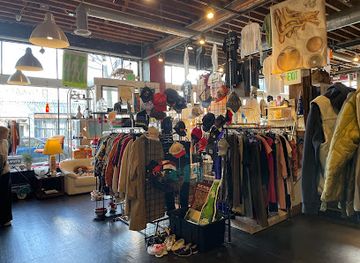 washington/seattle/shop/late-night-vintage-market