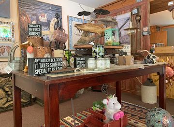 connecticut/litchfield-county/shop/diane-s-gift-and-garden