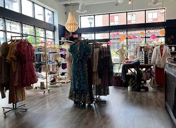 pennsylvania/hershey/shop/three-little-birds-boutique