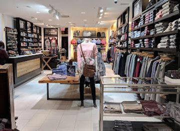 canada/niagara-falls/shop/roots