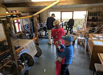 ireland/slieve-league/shop/cyndi-graham-handweaving-studio